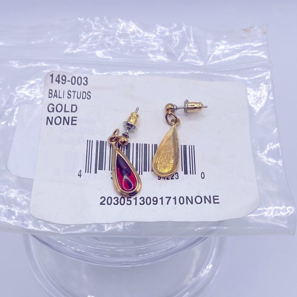 Earrings 💯 Authentic - Picture 3 of 4